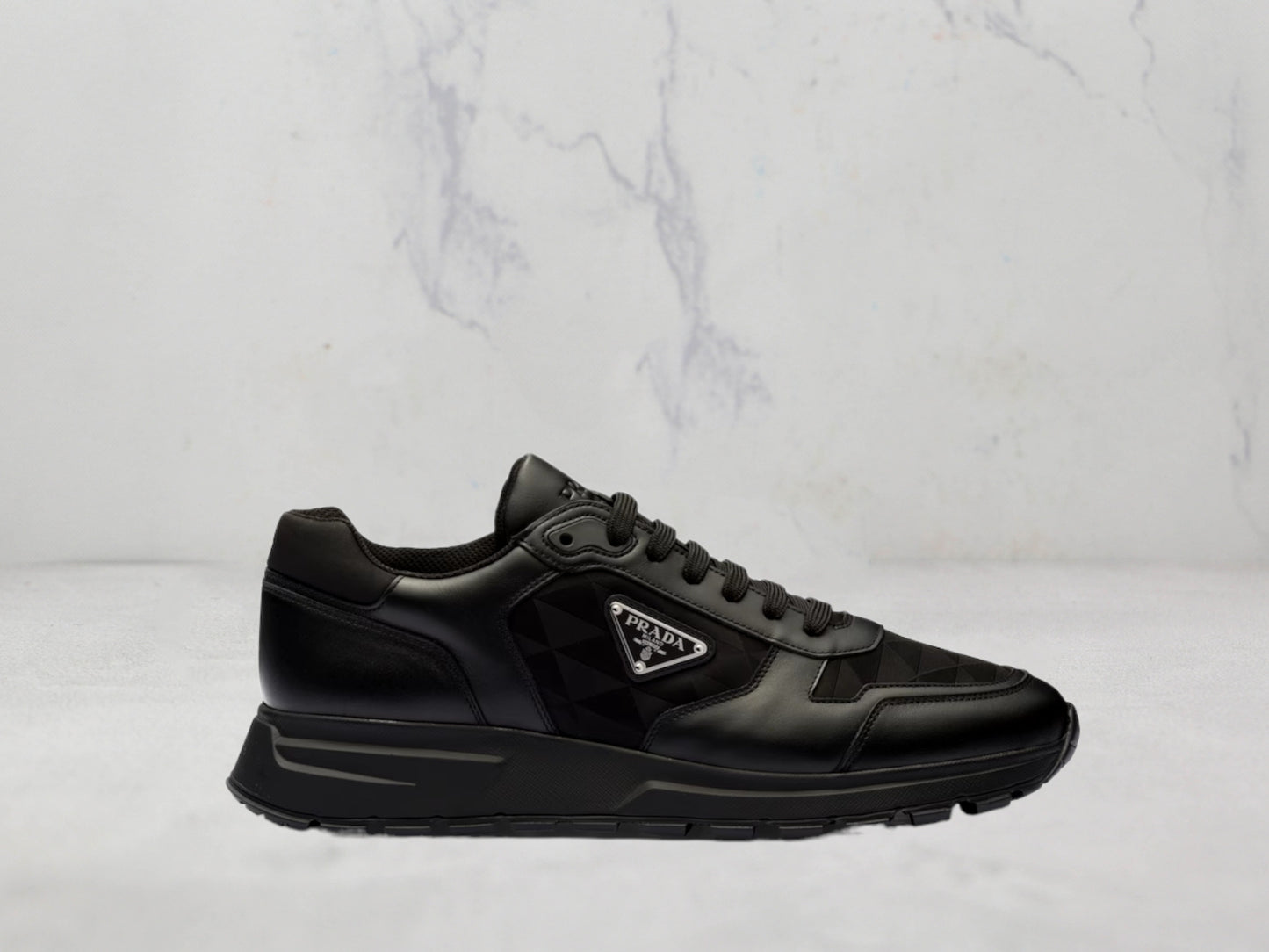 Prada Baskets Montantes Cuir et Nylon - Noir
