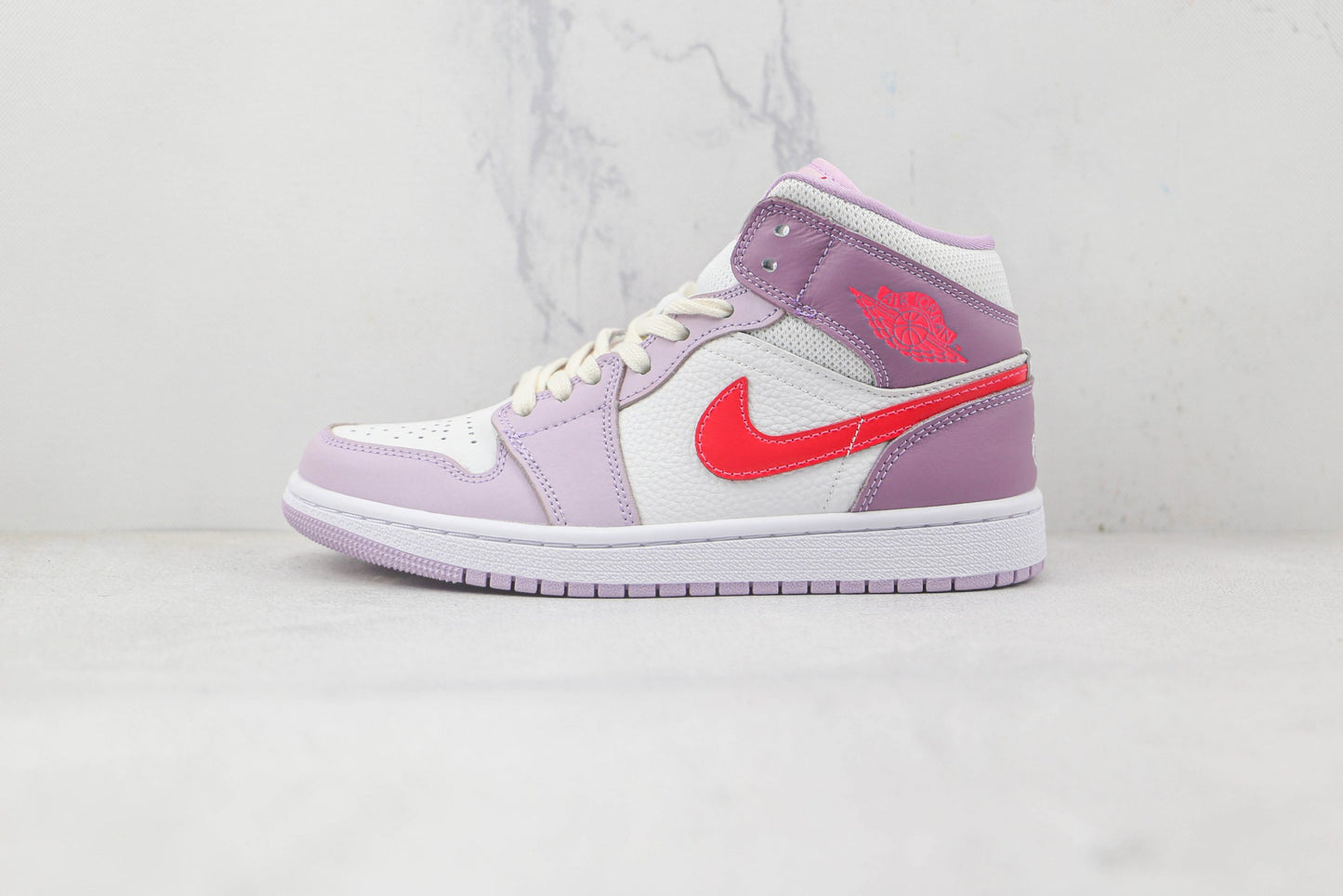Jordan 1 Mid Valentine’s Day -