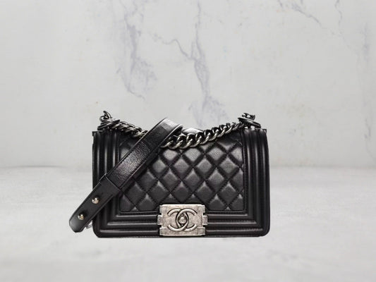 Chanel Boy Flap Quilted Calfskin Ruthenium Small Black