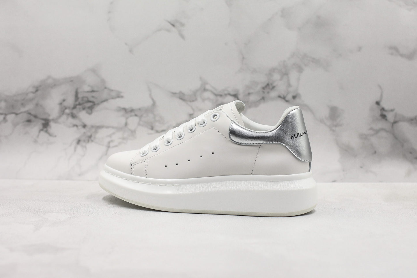 Alexander McQueen Oversize &#8211; Brillant