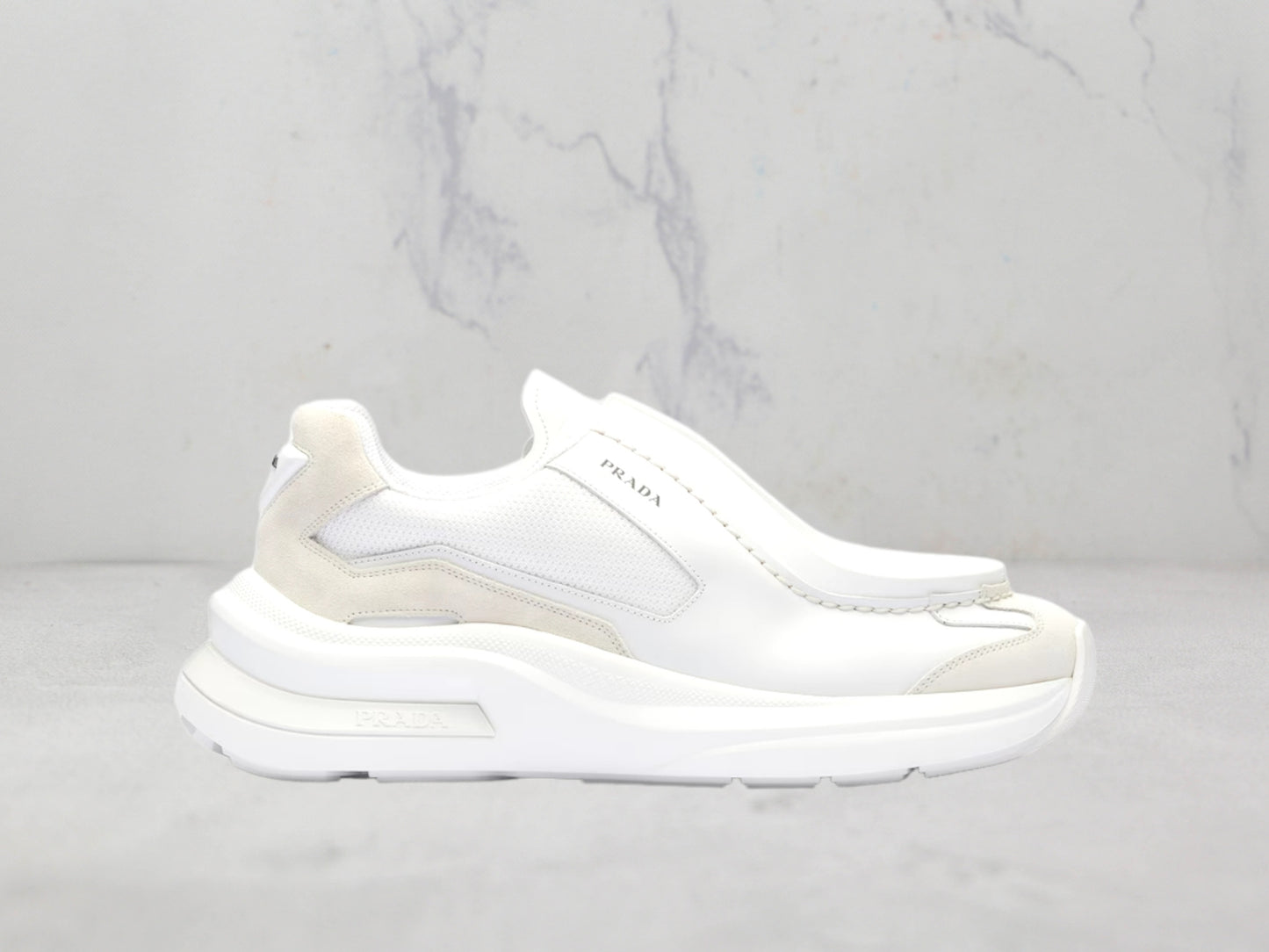 Prada Baskets Systeme en cuir brossé - Blanc