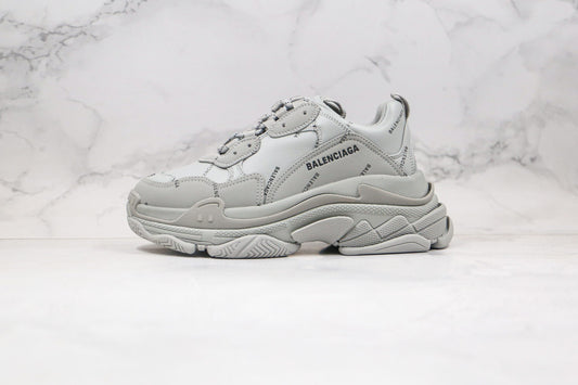 Balenciaga Triple S &#8211; Allover Logo - Gris