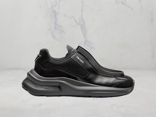 Prada Baskets Systeme en cuir brossé - Noir