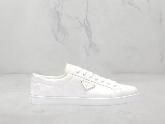 Prada Baskets Cuir et Nylon - Blanc