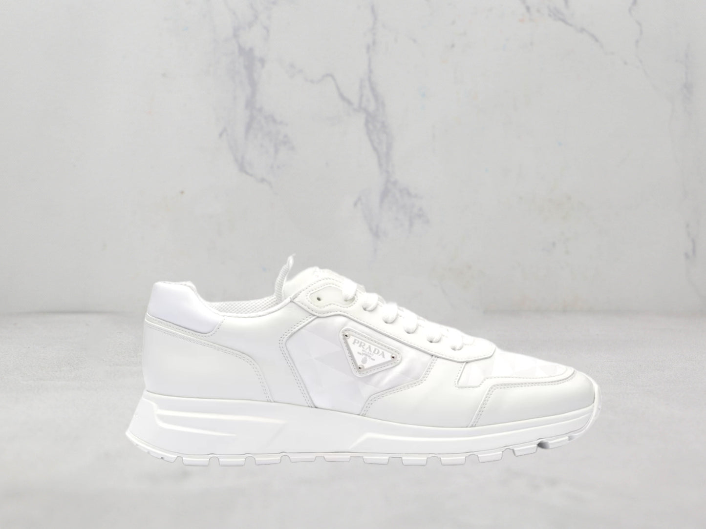 Prada Baskets Montantes Cuir et Nylon - Blanc