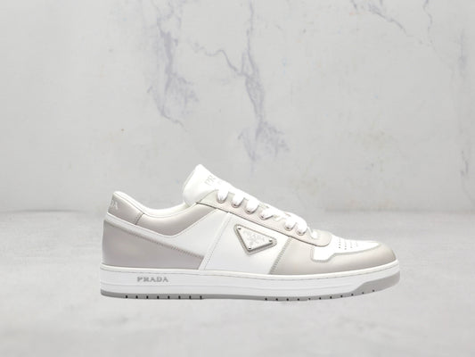 Prada Baskets Downtown en cuir - Gris