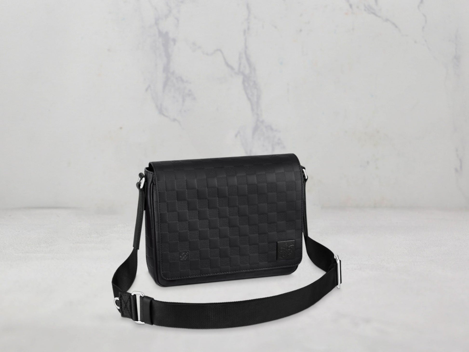 Louis Vuitton &#8211; SAC DISTRICT PM Damier Infini