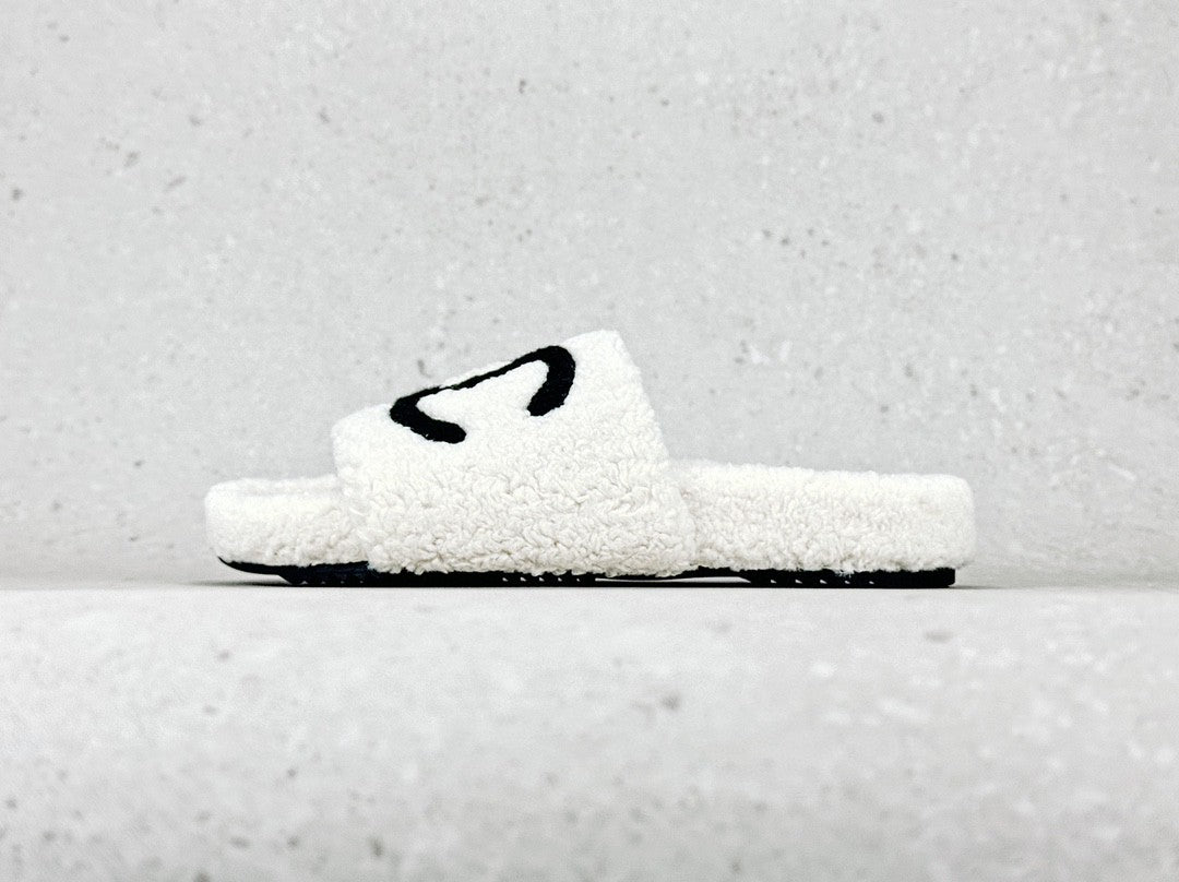 Sandales Fourrure Chanel