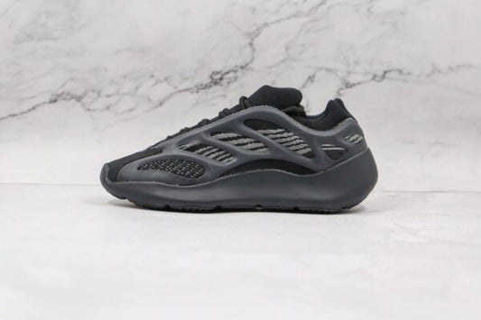 Yeezy Boost 700 V3 - Noir