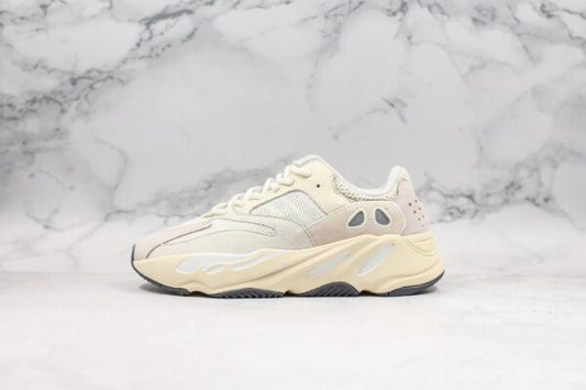 Yeezy Boost 700 - Blanc