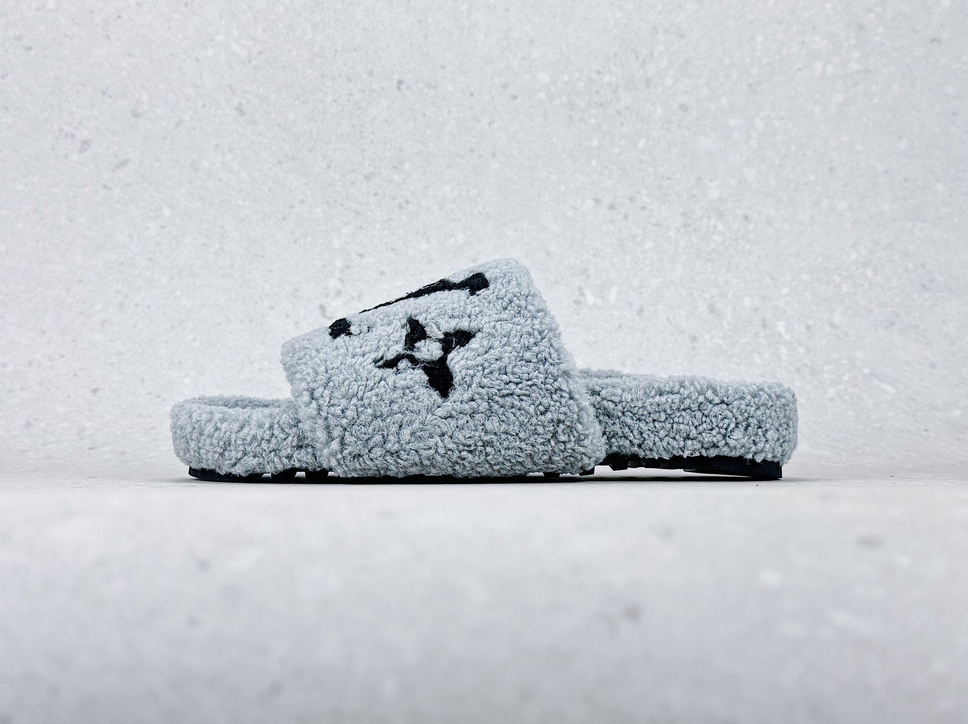 Sandales Fourrure Louis Vuitton - Gris