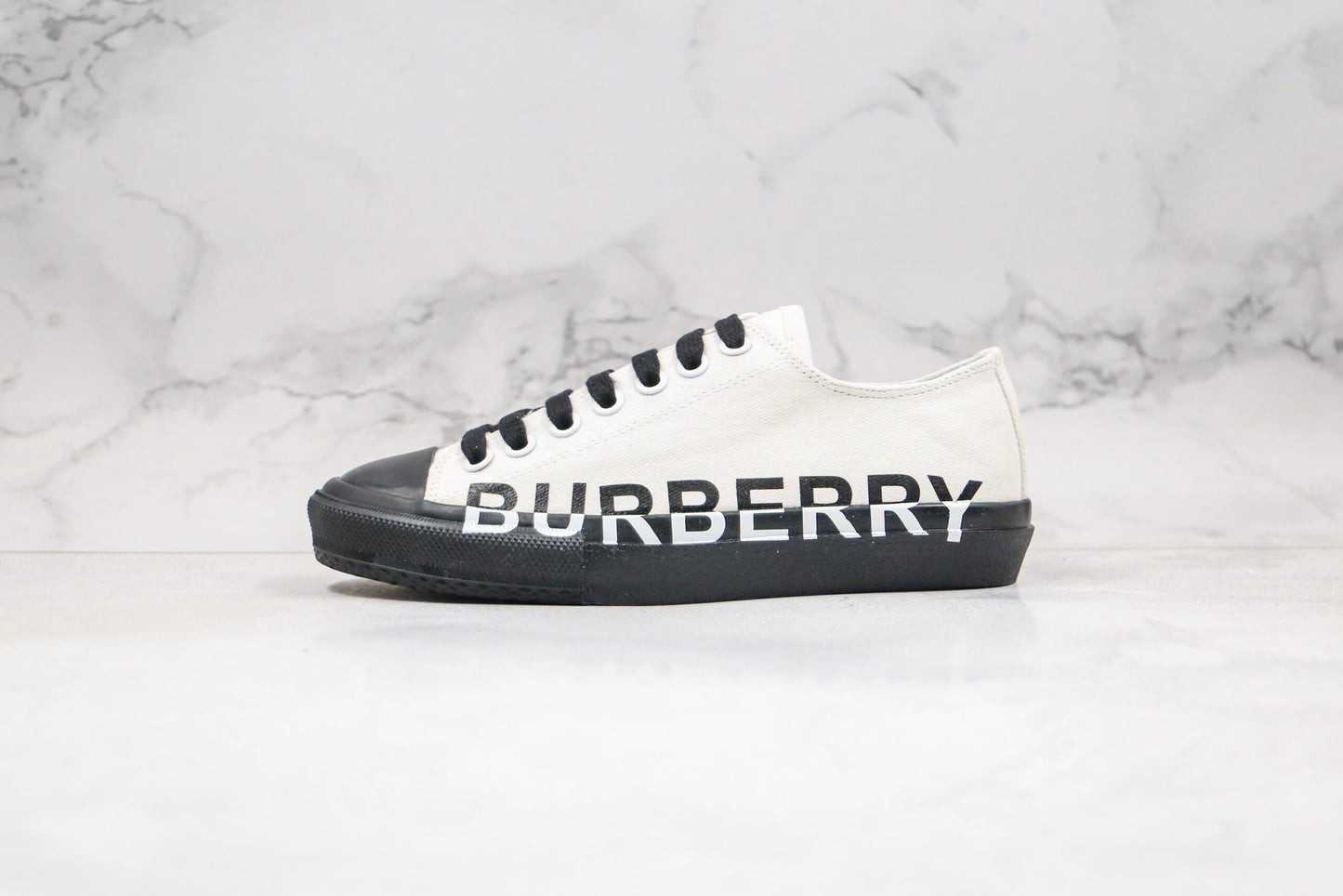 Sneaker Burberry - Blanc/Noir
