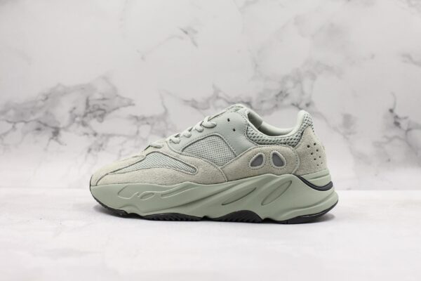Yeezy Boost 700 - Gris