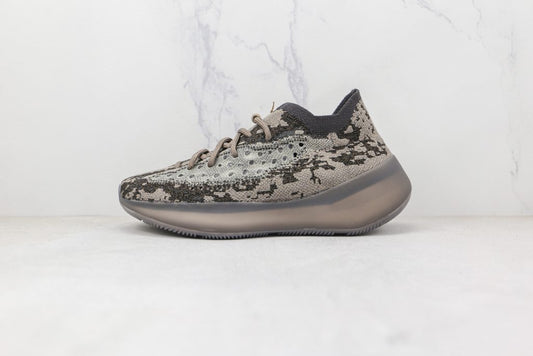 Yeezy Boost 380 - blanc / noir / gris