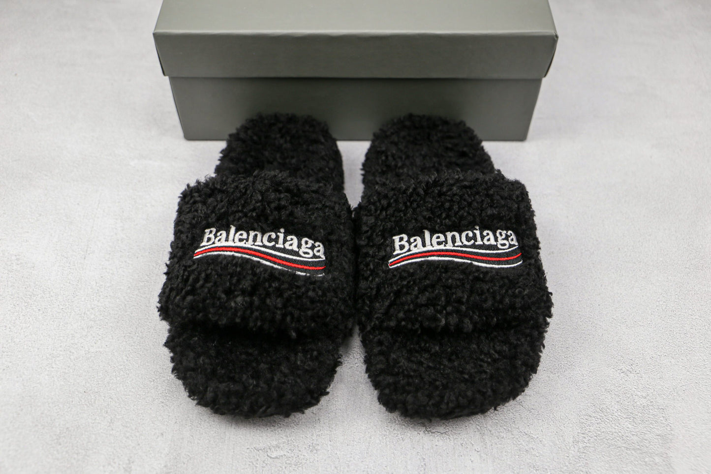 Balenciaga Sandale Furry - Noir