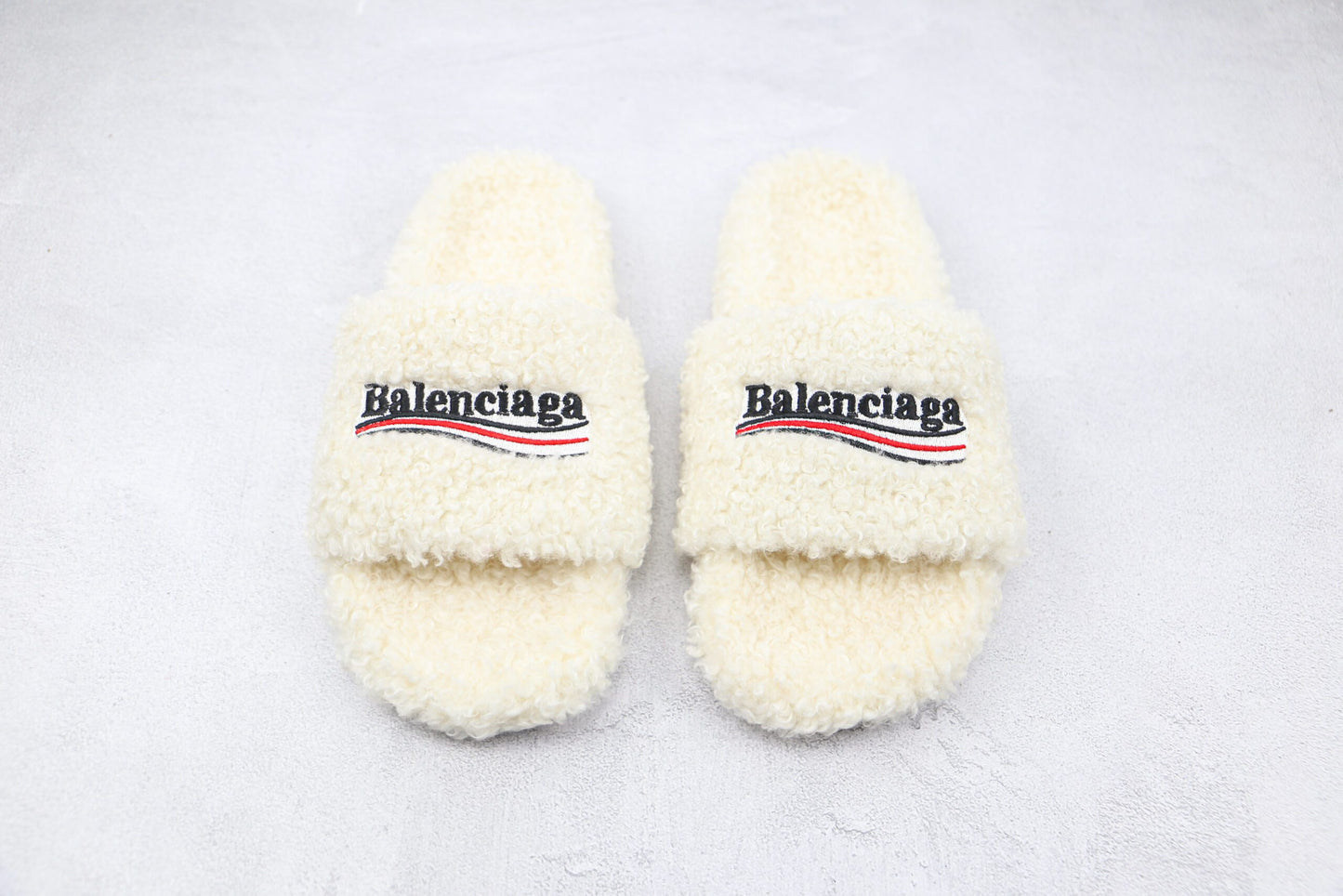Balenciaga Sandale Furry - Blanc