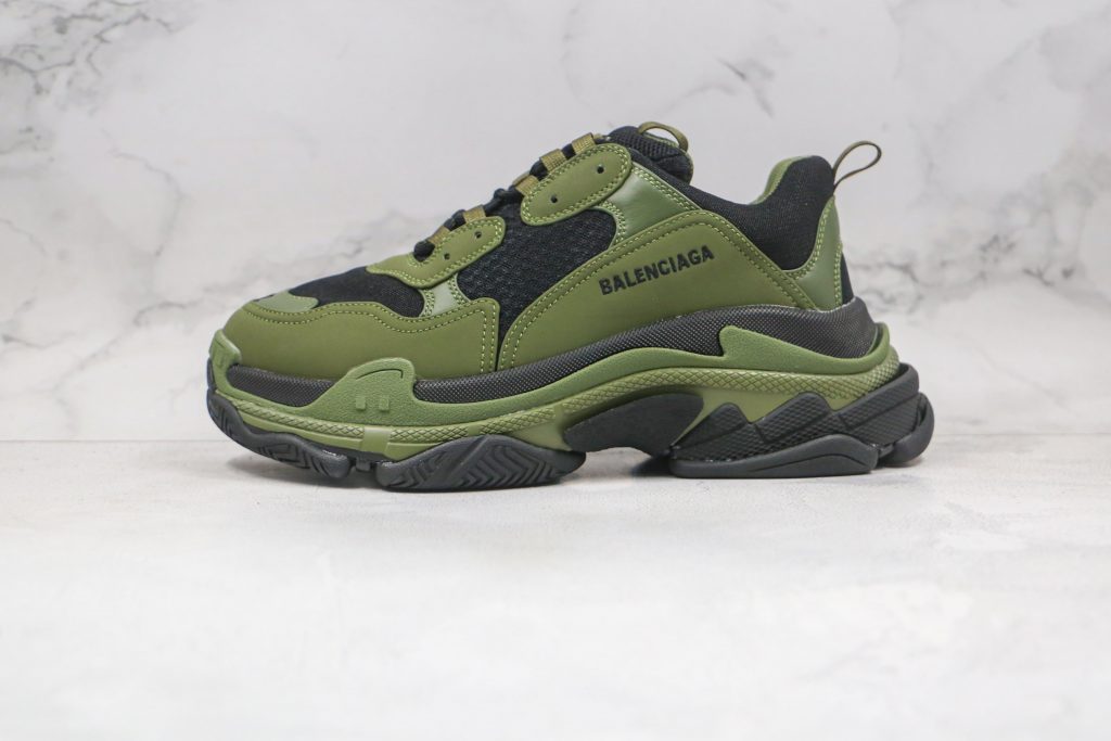 Balenciaga Triple S - kaki