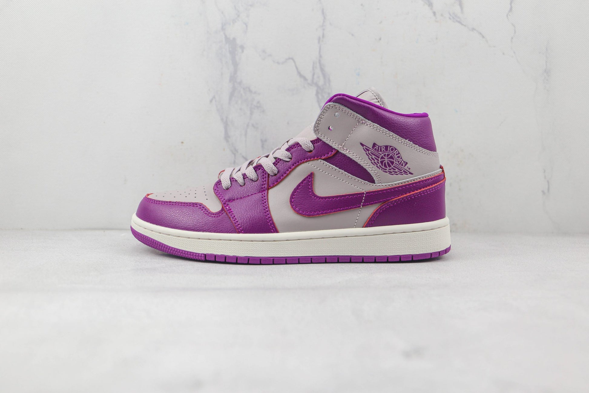 Jordan 1 Mid Magenta - 