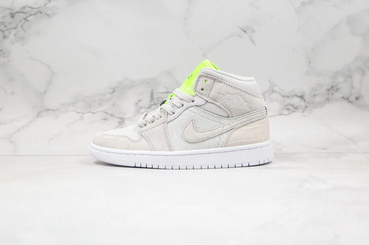 Jordan 1 Mid Vast Grey Ghost Green - 