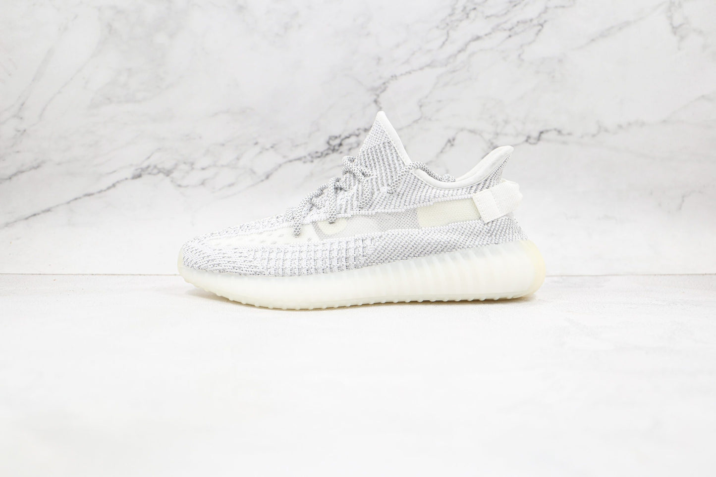 Yeezy Boost 350 V2 - Noir / Bleu