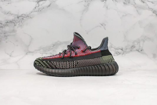 Yeezy Boost 350 V2 - Noir / violet