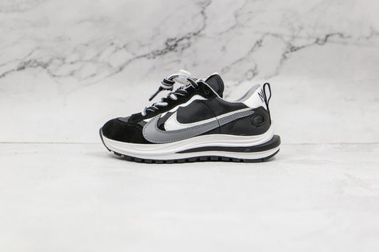 Nike x Sacai Vaporwaffle - Violet