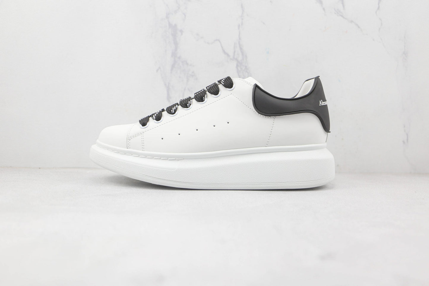 Alexander McQueen Oversize – Lacets